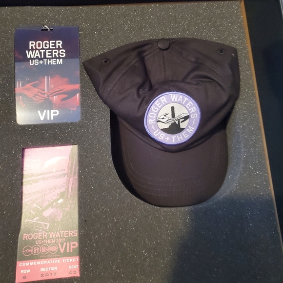 Roger Waters (Pink Floyd) Ultimate Deluxe VIP Package Box Set US +Them Tour 2017 - Picture 6 of 9